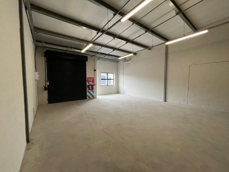 Contemporary 121 squares Light Industrial Unit. Unit F04, New Development in Montague Gardens. - Photo 8