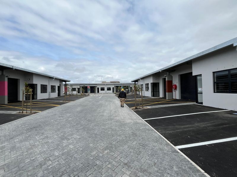 Contemporary 121 squares Light Industrial Unit. Unit F04, New Development in Montague Gardens. - Photo 2