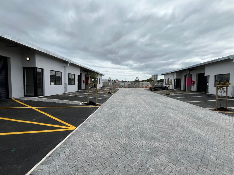 Contemporary 121 squares Light Industrial Unit. Unit F04, New Development in Montague Gardens. - Photo 3