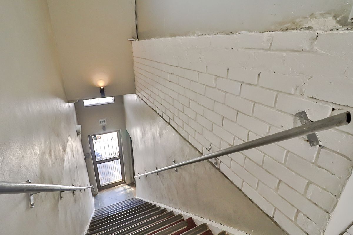 CALLING ALL INVESTORS : NSFAS ACCREDITED STUDENT ACCOMMODATION PLUS 2 SHOPS FOR SALE - Photo 5
