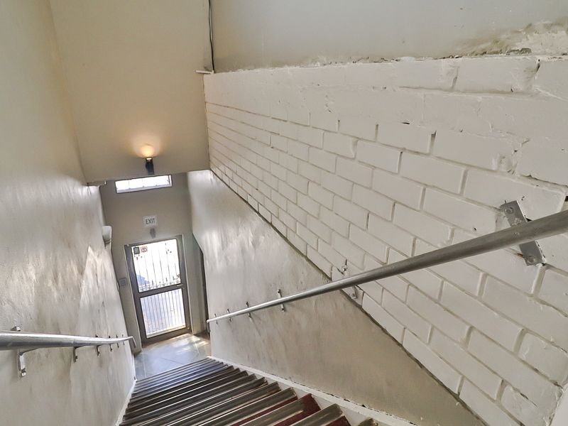 CALLING ALL INVESTORS : NSFAS ACCREDITED STUDENT ACCOMMODATION PLUS 2 SHOPS FOR SALE - Photo 5