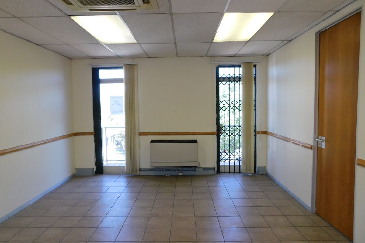 Small Sunny Easy To Find Offices Close To Sandton. - Photo 5