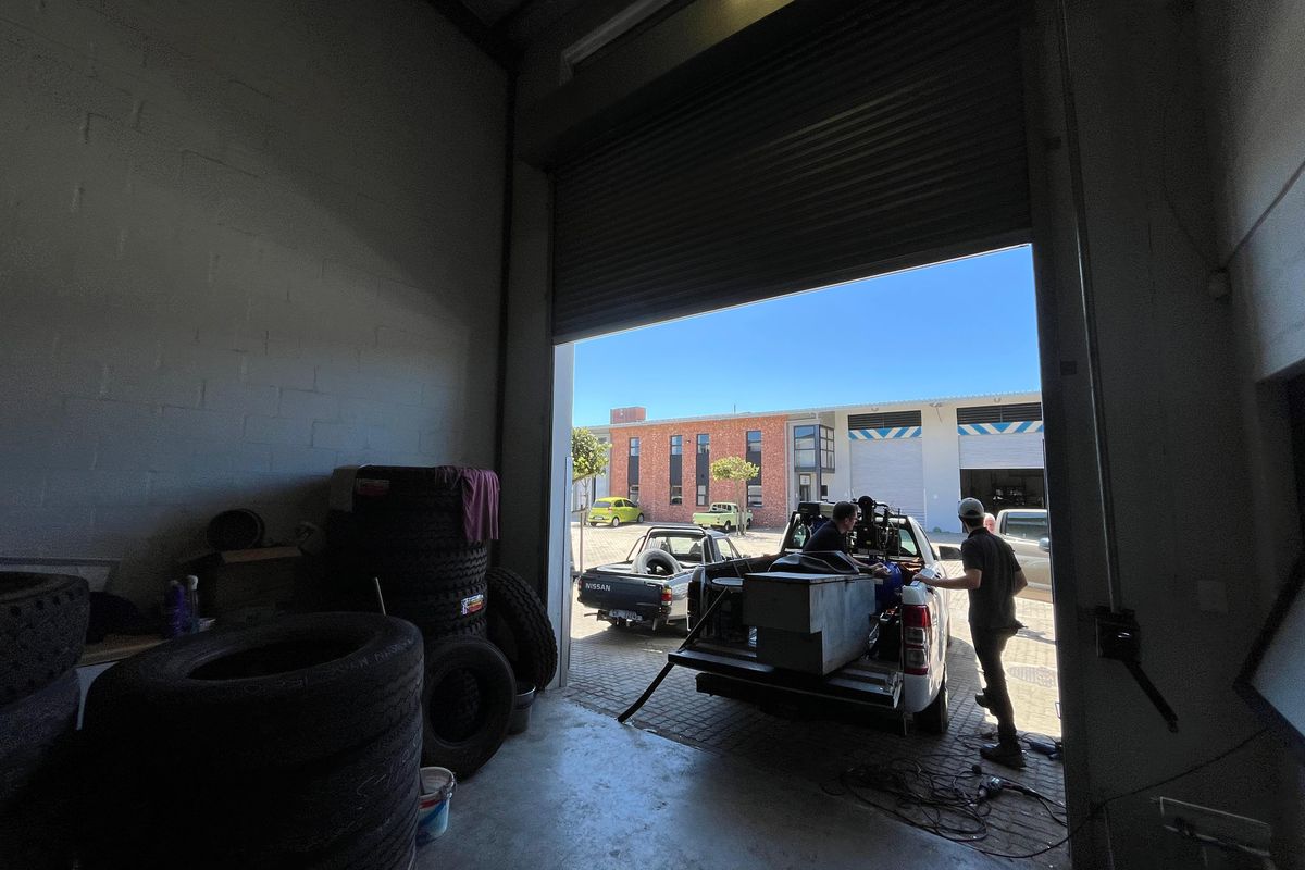 Premium 176 squares Industrial Warehouse with Mezzanine Office. The Bridge, Maitland - Photo 5