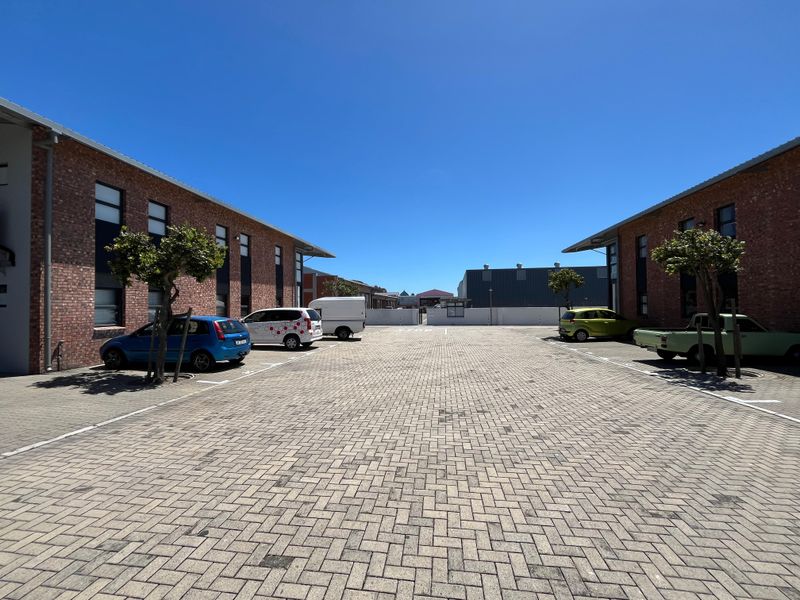 Premium 176 squares Industrial Warehouse with Mezzanine Office. The Bridge, Maitland - Photo 3