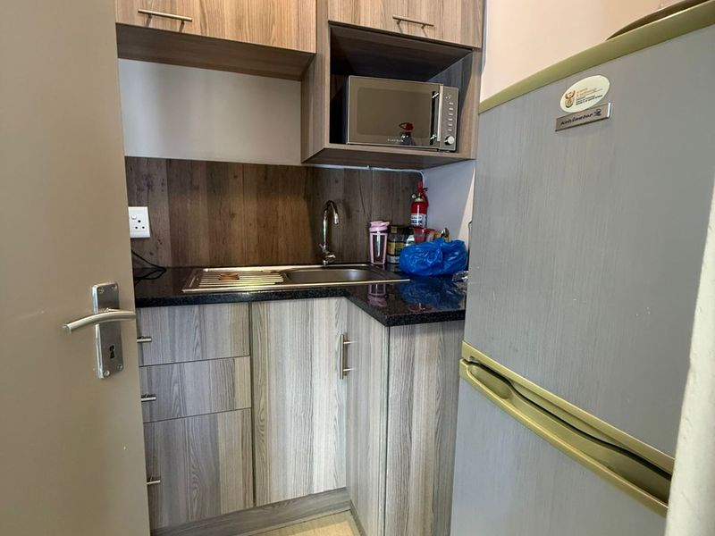 60 m2 Office — Corporate Centre to let - Photo 10