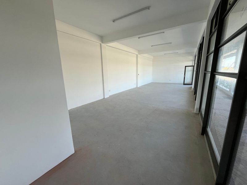 Prime 81 squares Showroom, Retail, or Office Space with M5 Exposure. M5 Park, Maitland Gateway. - Photo 9