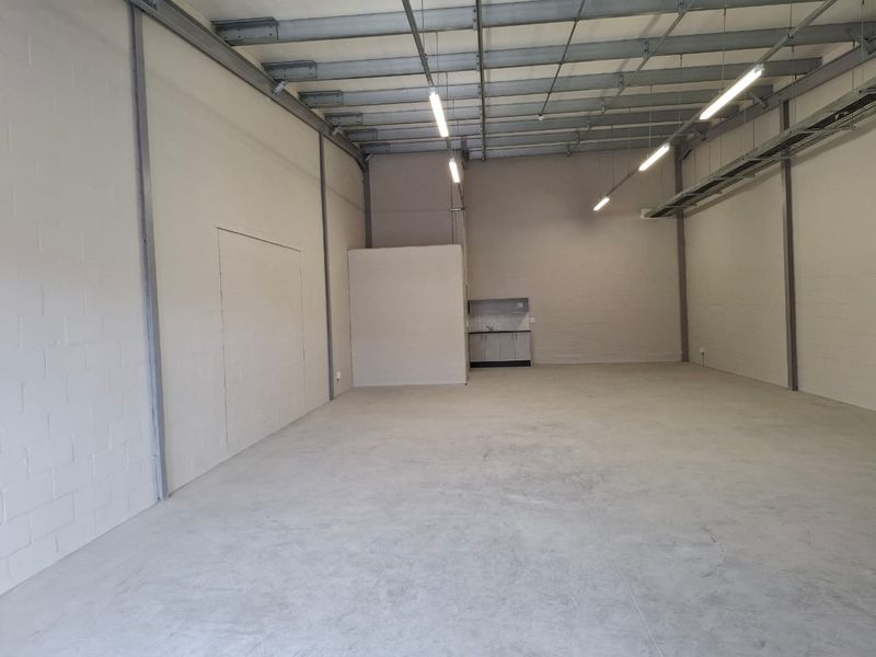 Modern 123 squares Light Industrial Unit. Unit G07, New Development in Montague Gardens. - Photo 6