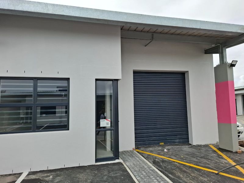 Modern 123 squares Light Industrial Unit. Unit G07, New Development in Montague Gardens. - Photo 3