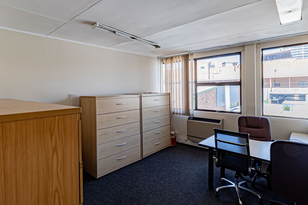 Neat And Functional Ferndale Workspace For Sale / To Let. - Photo 5