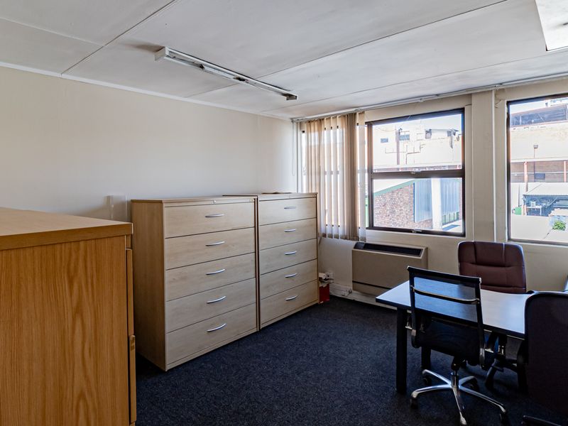 Neat And Functional Ferndale Workspace For Sale / To Let. - Photo 5