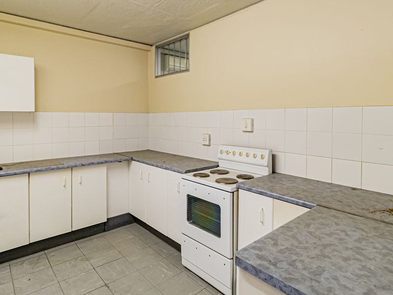 Neat Offices Available Now To Rent Or For Sale. - Photo 10