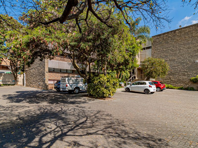 Neat Offices Available Now To Rent Or For Sale. - Photo 2