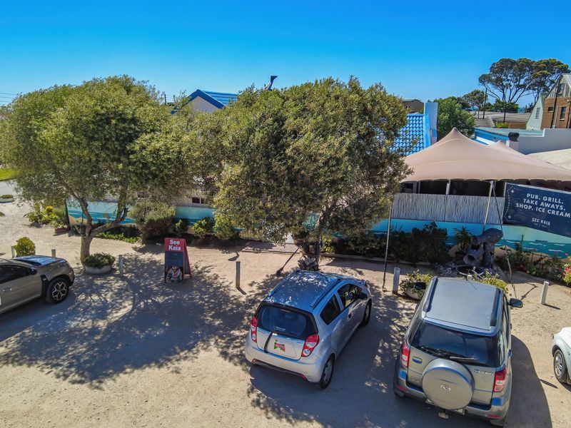 ESTABLISHED LANDMARK RESTAURANT OFFERING VERSATILE COMMERCIAL POSSIBILITIES - Photo 4