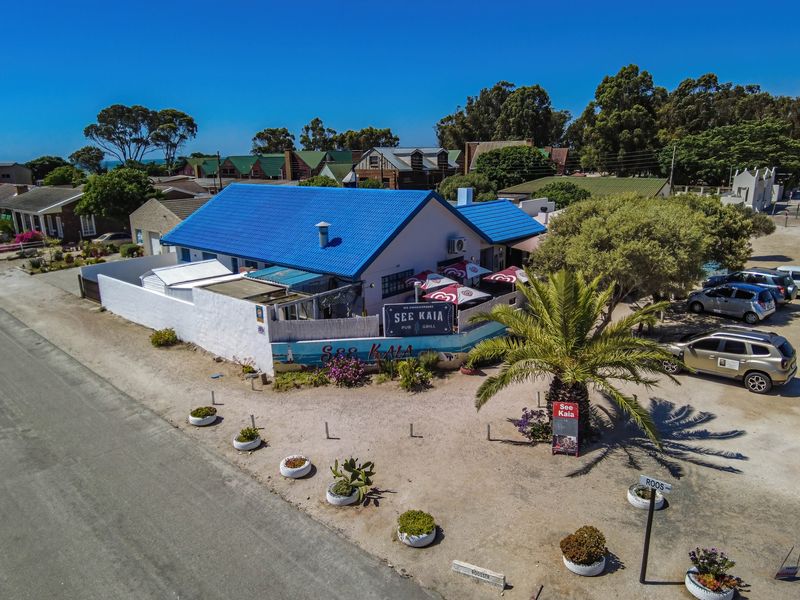 ESTABLISHED LANDMARK RESTAURANT OFFERING VERSATILE COMMERCIAL POSSIBILITIES - Photo 2