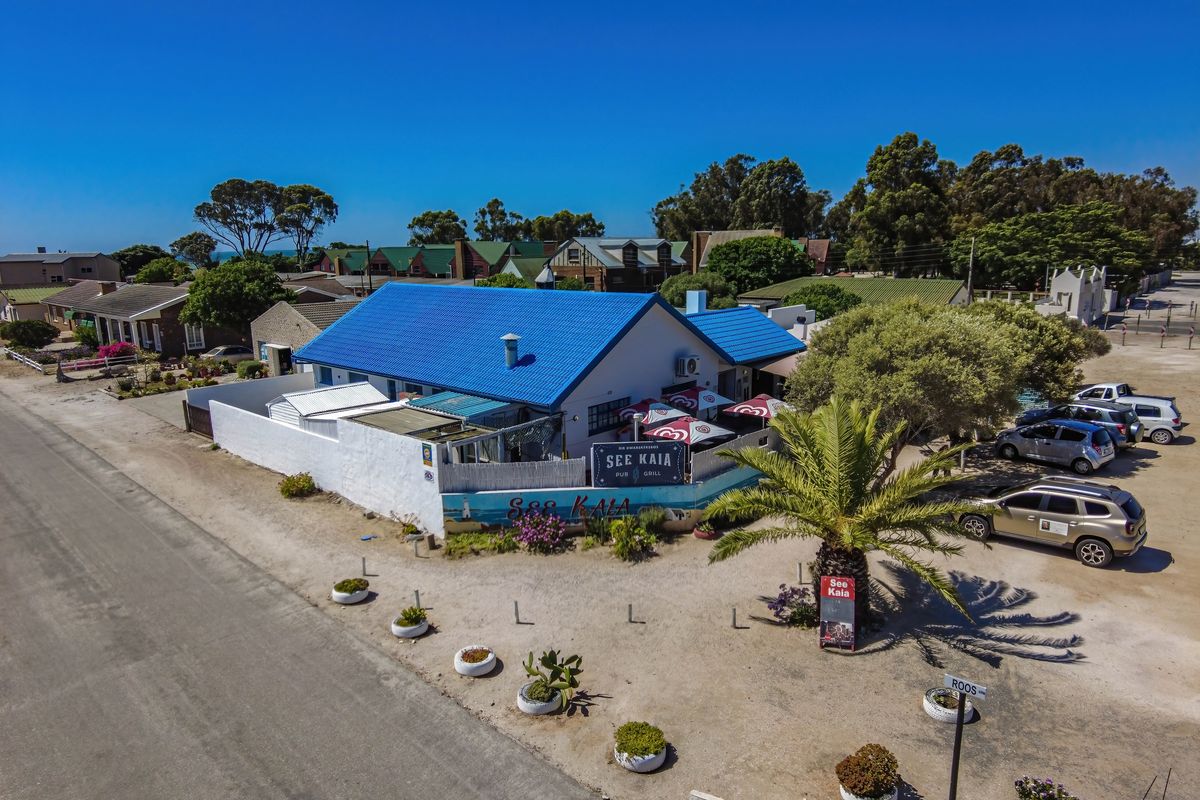 ESTABLISHED LANDMARK RESTAURANT OFFERING VERSATILE COMMERCIAL POSSIBILITIES - Photo 3