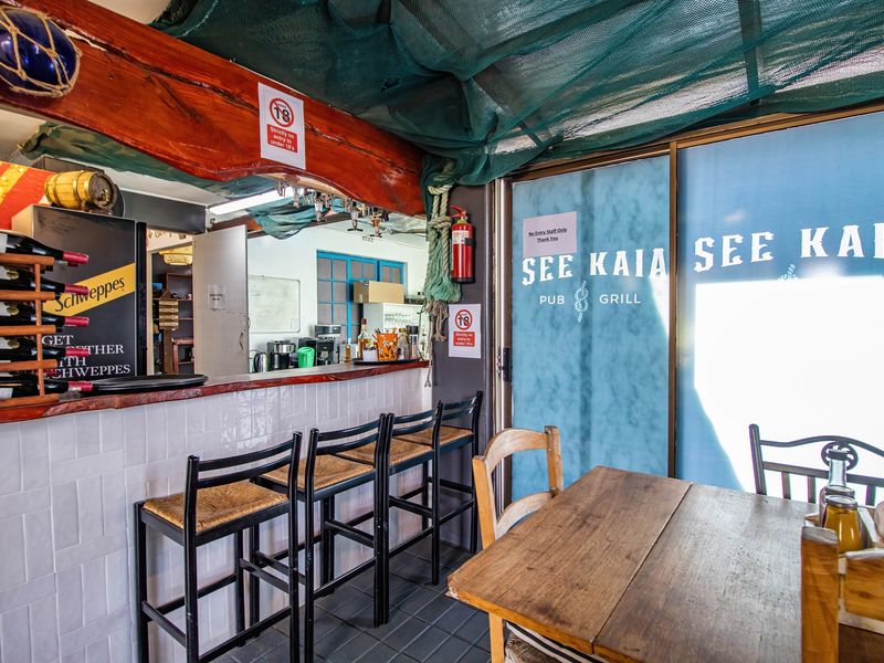 ESTABLISHED LANDMARK RESTAURANT OFFERING VERSATILE COMMERCIAL POSSIBILITIES - Photo 10