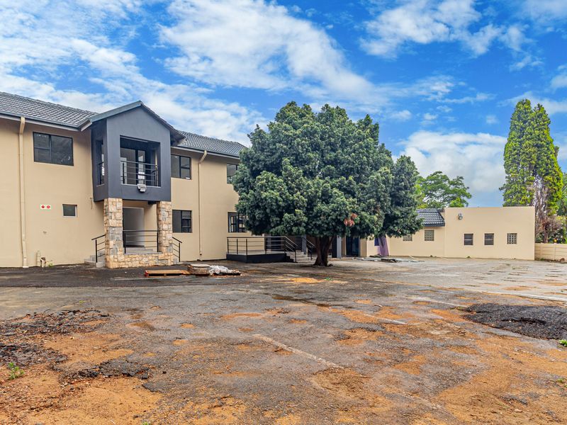 Immaculate Premises Opposite DSTV Head Office For Sale / To Let. - Photo 4