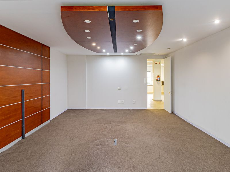 Smart Move In Ready Offices At A Great Address. - Photo 5