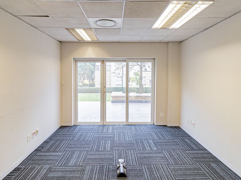 Smart Move In Ready Offices At A Great Address. - Photo 8