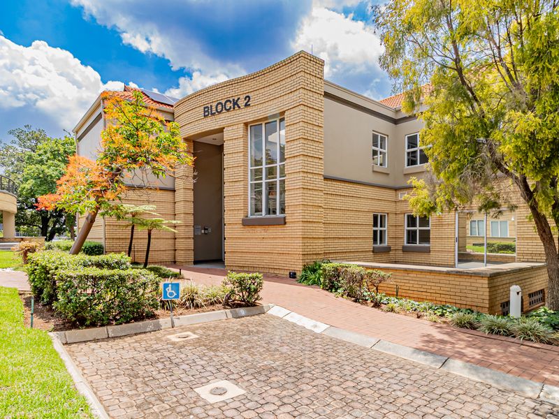 Smart Move In Ready Offices At A Great Address. - Photo 2