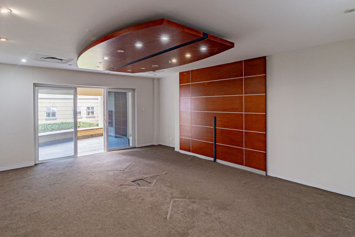 Smart Move In Ready Offices At A Great Address. - Photo 4