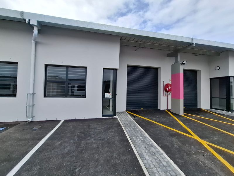 Modern 115 squaresLight Industrial Warehouse. Unit G05, The Exchange, Montague Gardens. - Photo 2