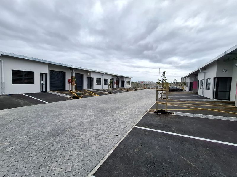 Modern 115 squaresLight Industrial Warehouse. Unit G05, The Exchange, Montague Gardens. - Photo 3