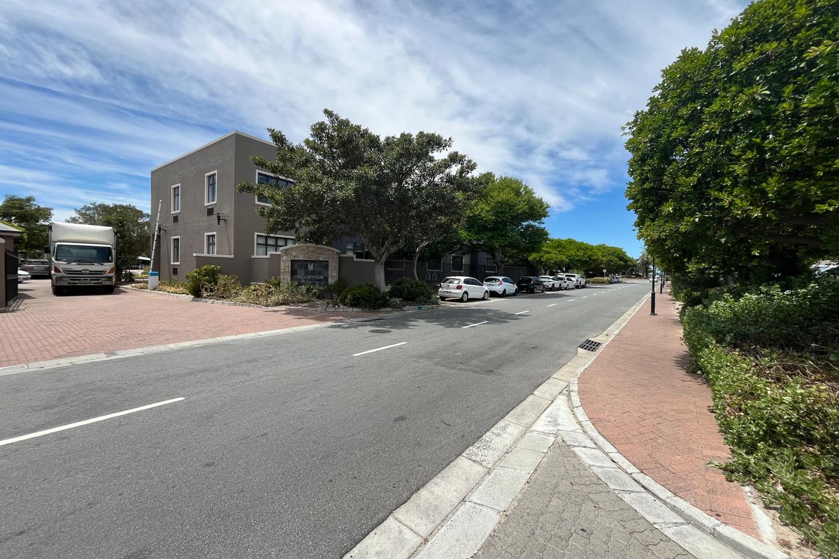 Modern 55 squares Office with Balcony in Century City, Millennium Business Park. - Photo 3