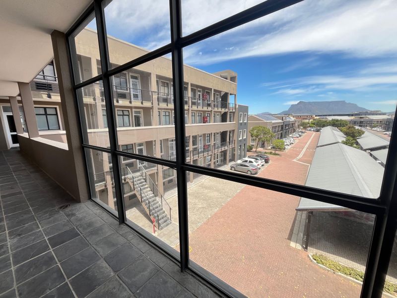 Modern 55 squares Office with Balcony in Century City, Millennium Business Park. - Photo 10