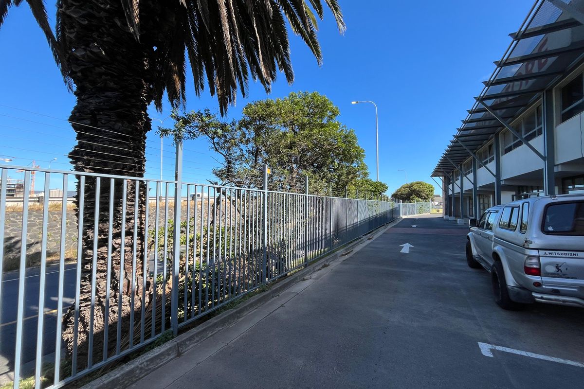 Compact 51 squares Commercial Unit with M5 Exposure and Private Bathroom.  M5 Park, Maitland Gateway - Photo 5