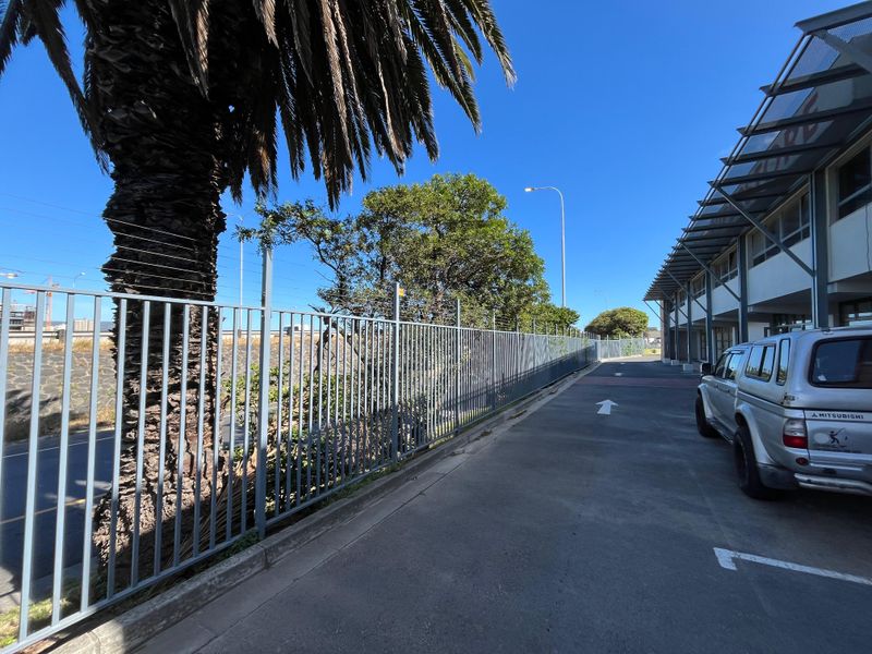 Compact 51 squares Commercial Unit with M5 Exposure and Private Bathroom.  M5 Park, Maitland Gateway - Photo 5