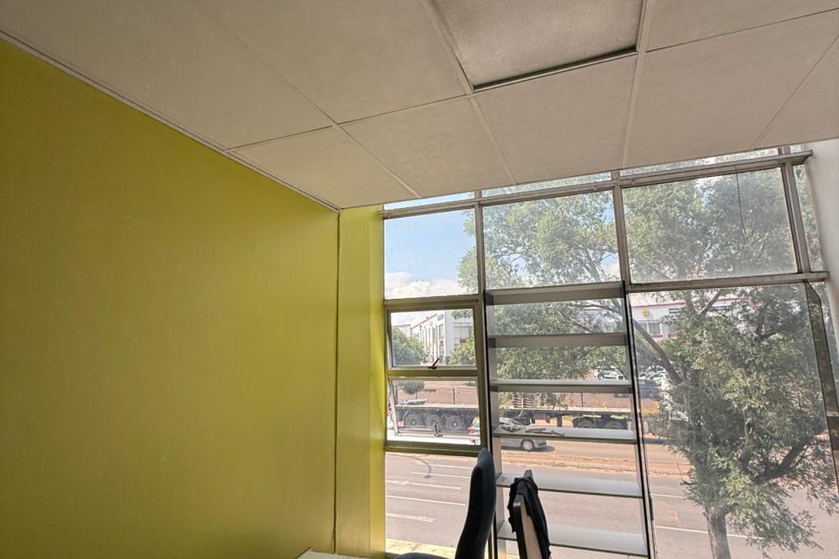 Office Rental Monthly In Witbank - Photo 2
