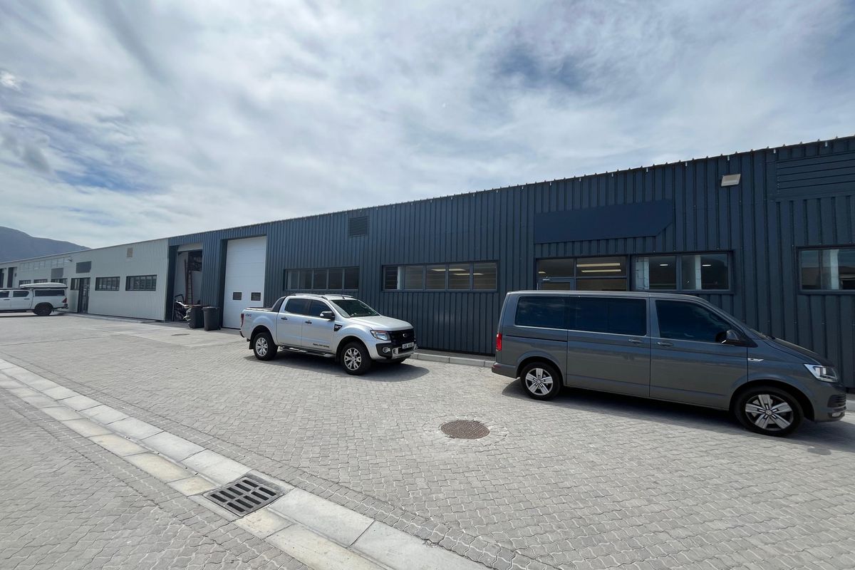 Newly-Renovated 396 squares Industrial Warehouse with Yard Option in Sought-After Tokai - Photo 2