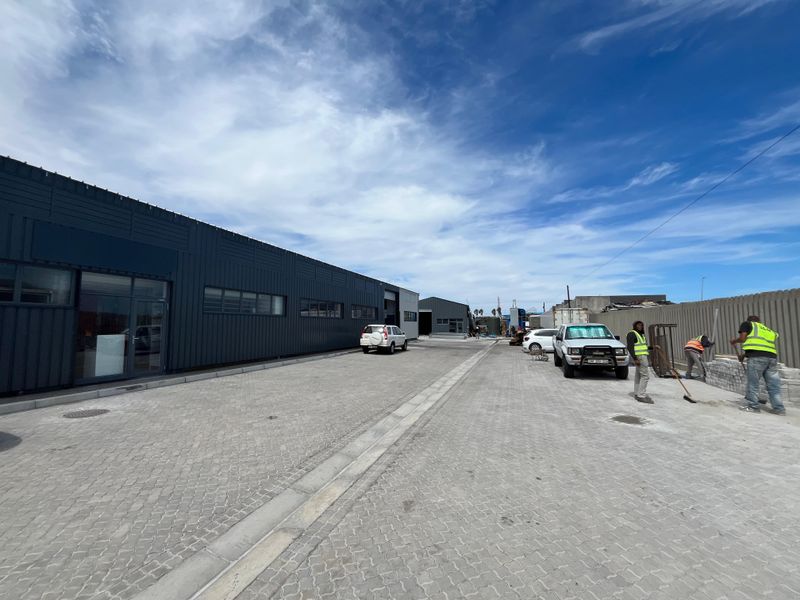 Newly-Renovated 396 squares Industrial Warehouse with Yard Option in Sought-After Tokai - Photo 3