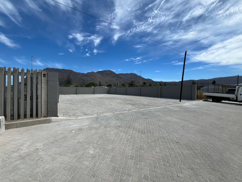 Newly-Renovated 396 squares Industrial Warehouse with Yard Option in Sought-After Tokai - Photo 4