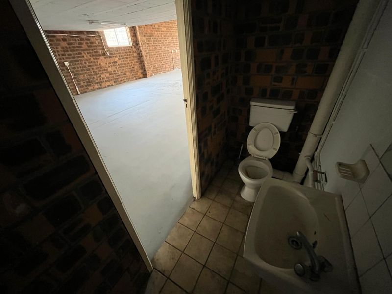 Adaptable 210 squares Industrial Warehouse with Office Component in Prime Tokai Industrial. - Photo 10