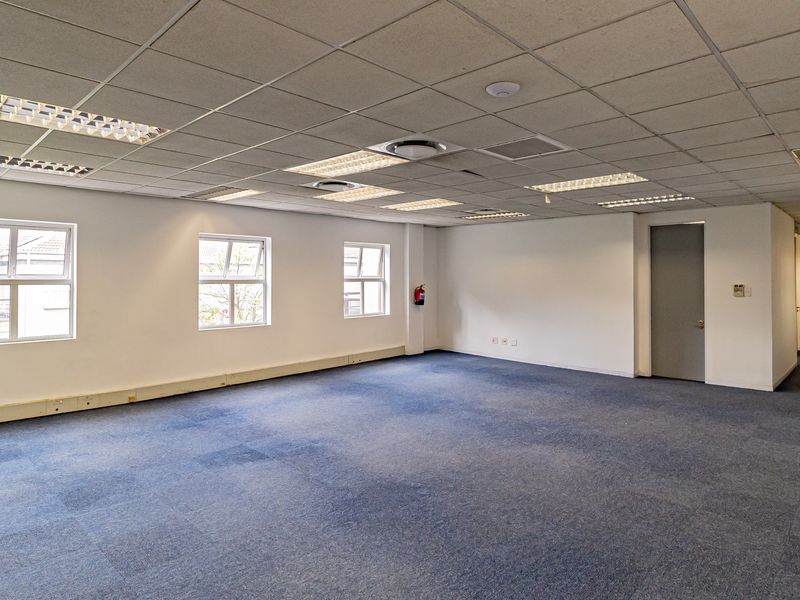 Smart A Grade Modern Offices Available To Suit. - Photo 9