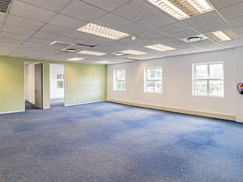 Smart A Grade Modern Offices Available To Suit. - Photo 8