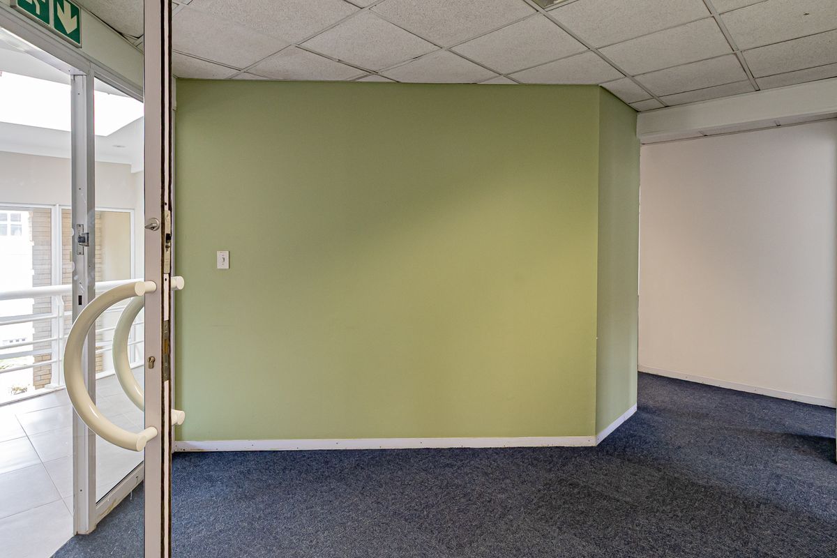 Smart A Grade Modern Offices Available To Suit. - Photo 5