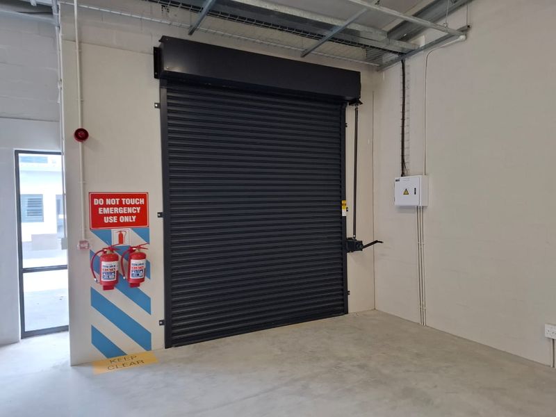 Contemporary 121m2 Light Industrial Unit – Unit G04, Block G, New Development in Montague Gardens - Photo 3