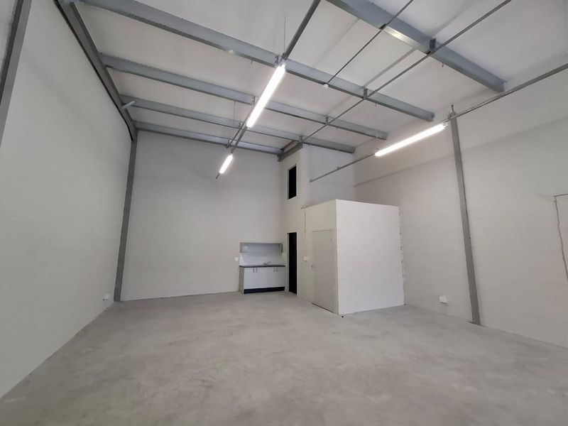 Contemporary 121m2 Light Industrial Unit – Unit G04, Block G, New Development in Montague Gardens - Photo 9