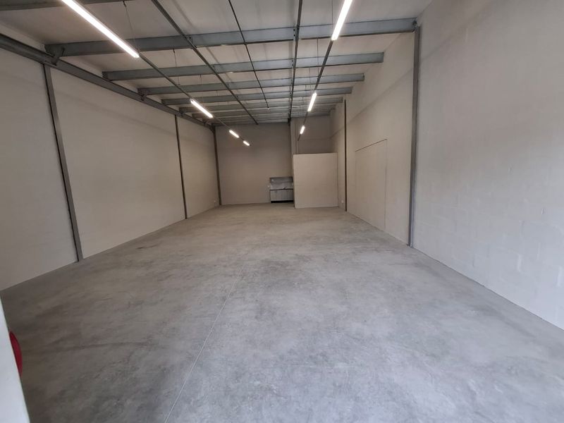 Contemporary 121m2 Light Industrial Unit – Unit G04, Block G, New Development in Montague Gardens - Photo 8