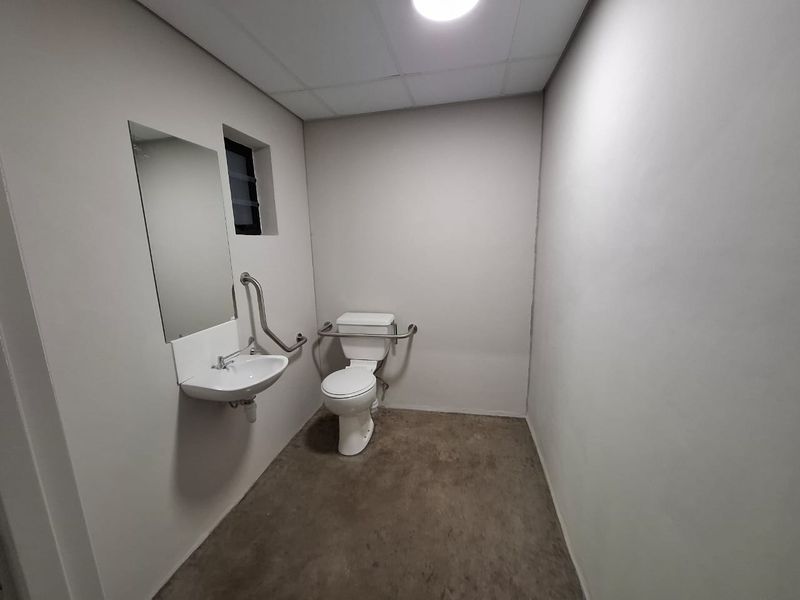 Contemporary 121m2 Light Industrial Unit – Unit G04, Block G, New Development in Montague Gardens - Photo 4