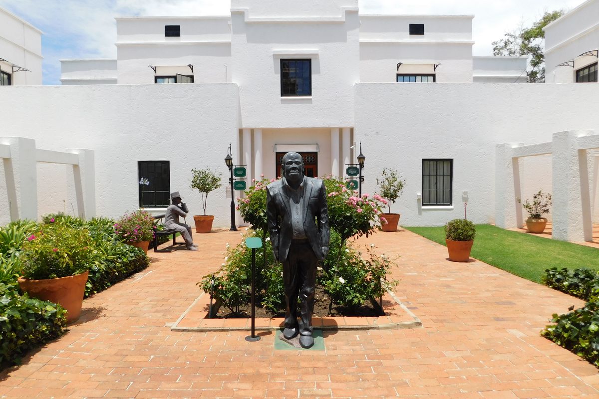 Immaculate Move In Ready Office Space To Let / For Sale. - Photo 2