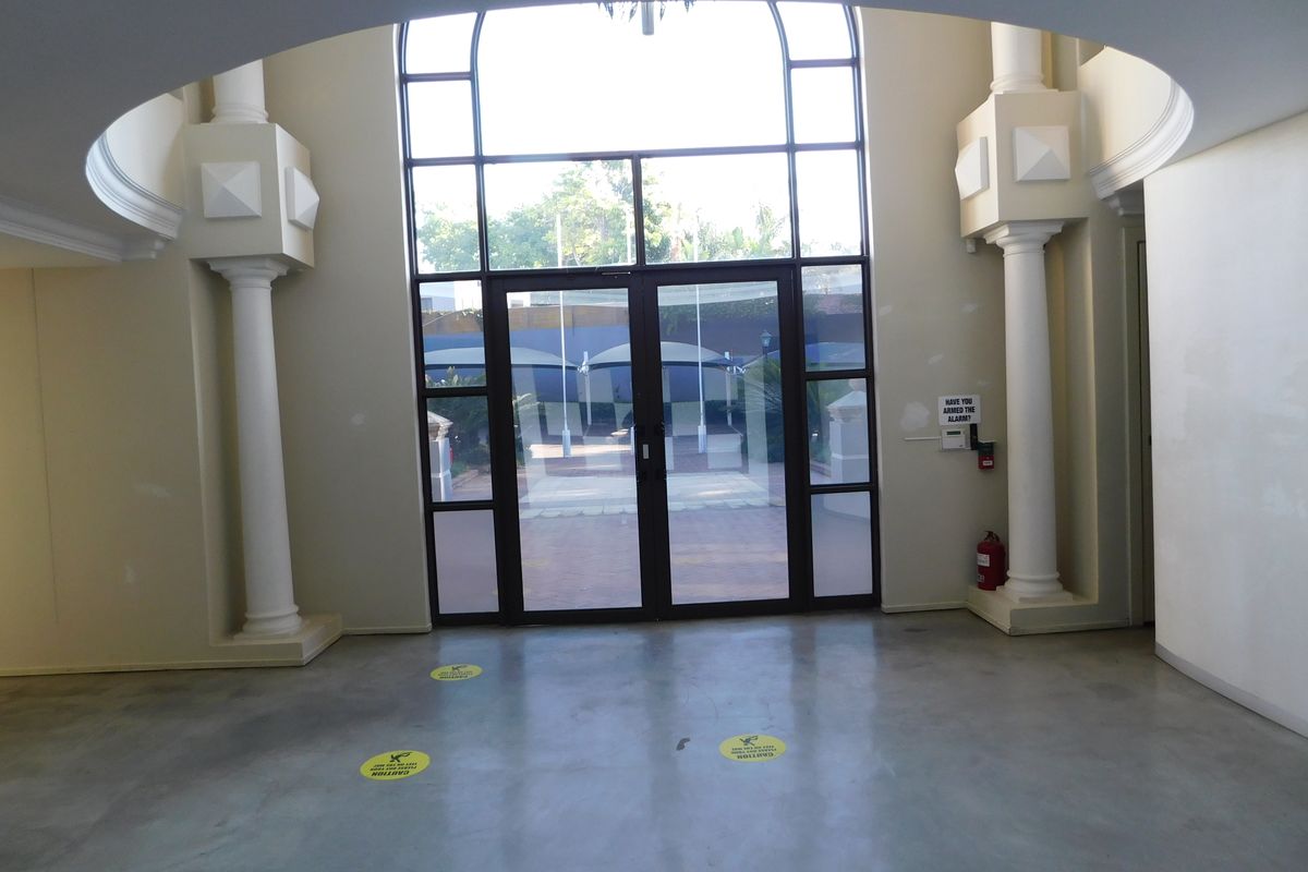 Freestanding Exclusive Use Hyde Park Offices Available To Suit. - Photo 5