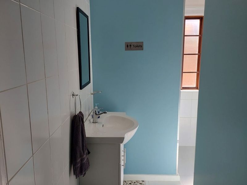 WALMER – 20 sqm COMMERCIAL SPACE FOR RENT - Photo 4