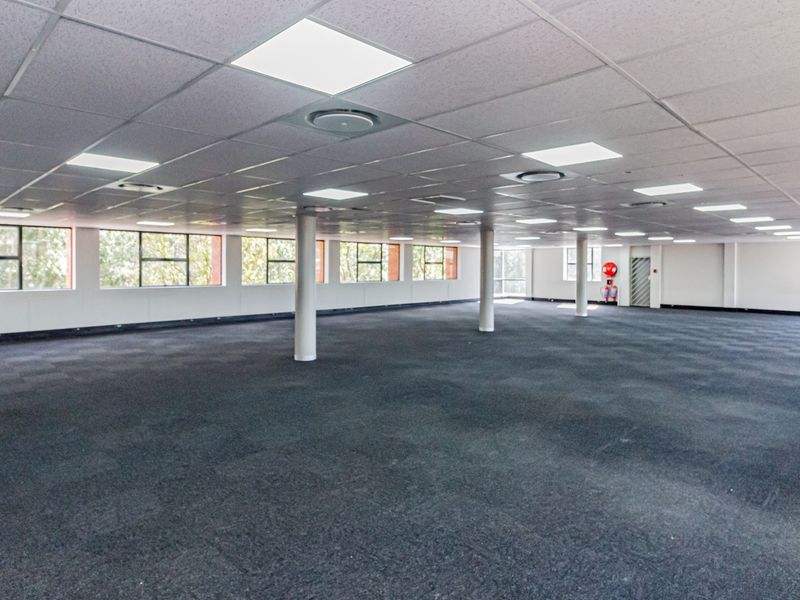 Immaculate First Floor Offices In A Secure Park Available Now. - Photo 10