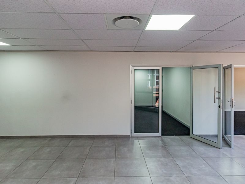 Immaculate First Floor Offices In A Secure Park Available Now. - Photo 7