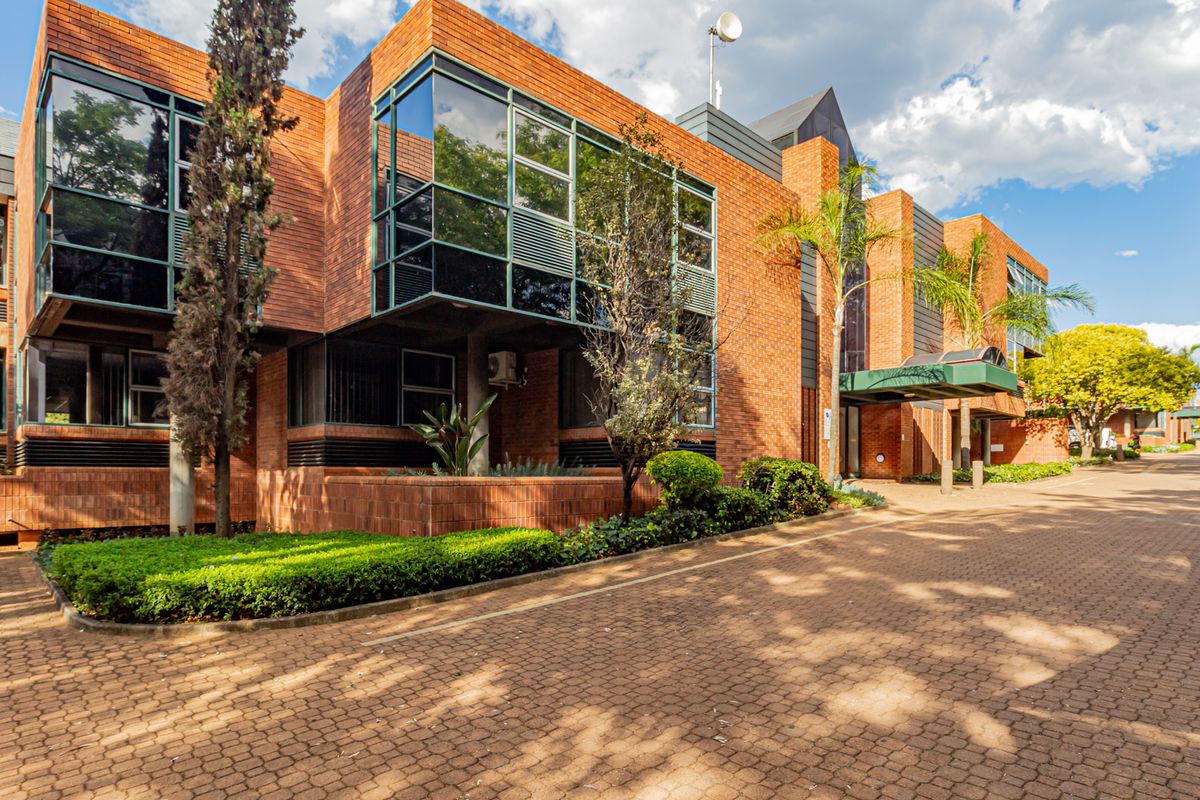 Perfect Call / Contact Premises Close To Public Transport. - Photo 3