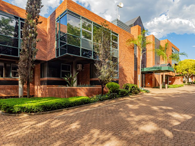 Perfect Call / Contact Premises Close To Public Transport. - Photo 3